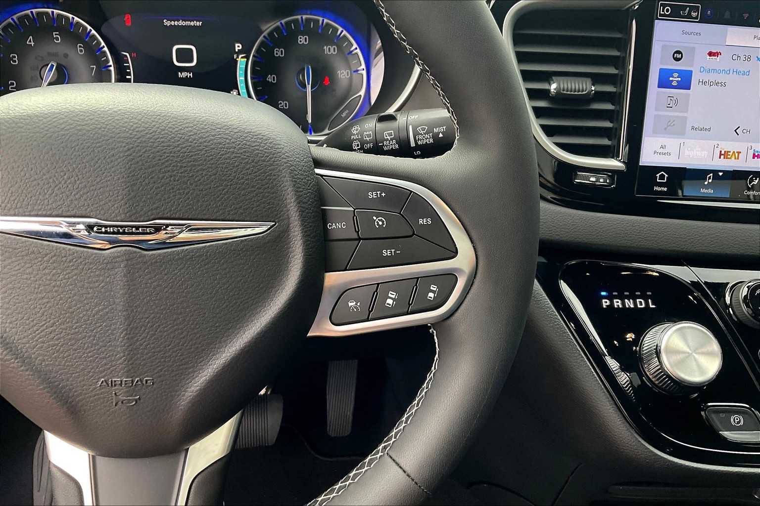 Certified 2025 Chrysler Voyager LX image 22