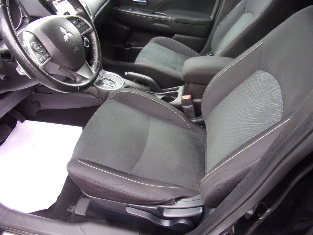 Used 2015 Mitsubishi Outlander Sport SE AWD/4WD image 17