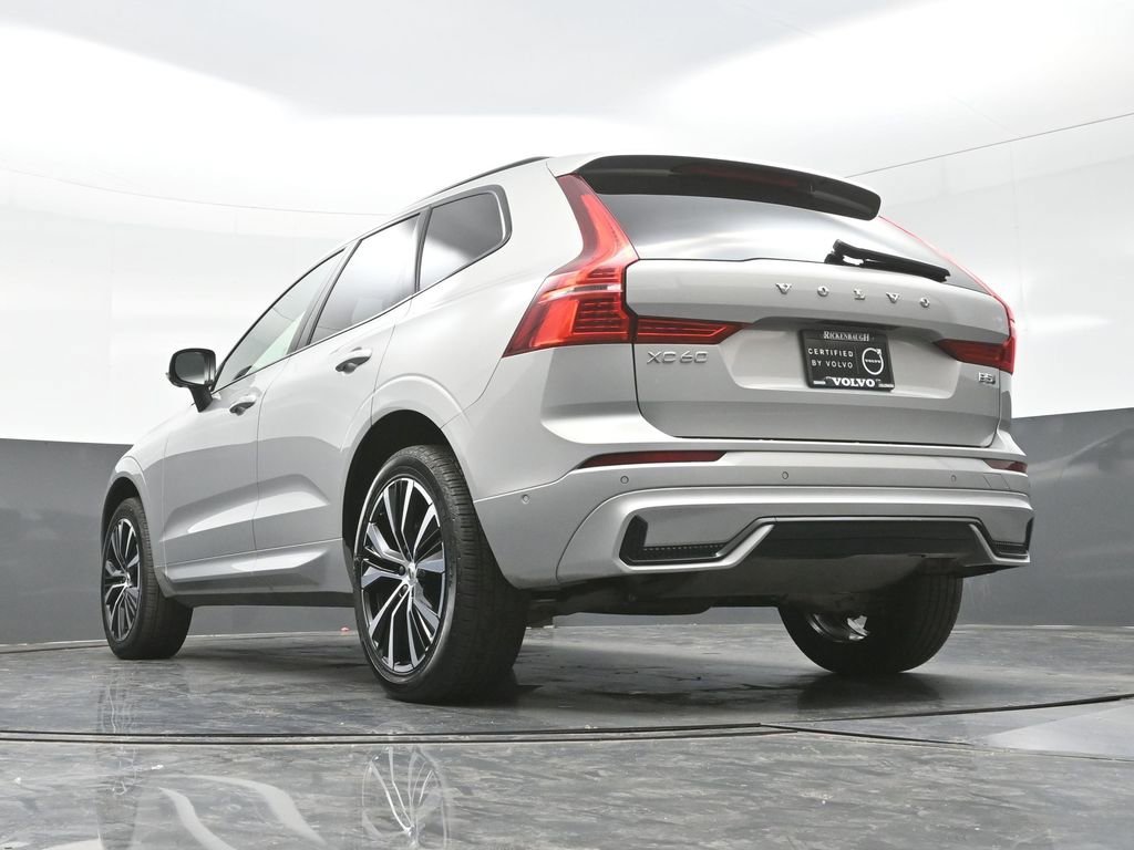 Used 2025 Volvo XC60 B5 Plus image 18