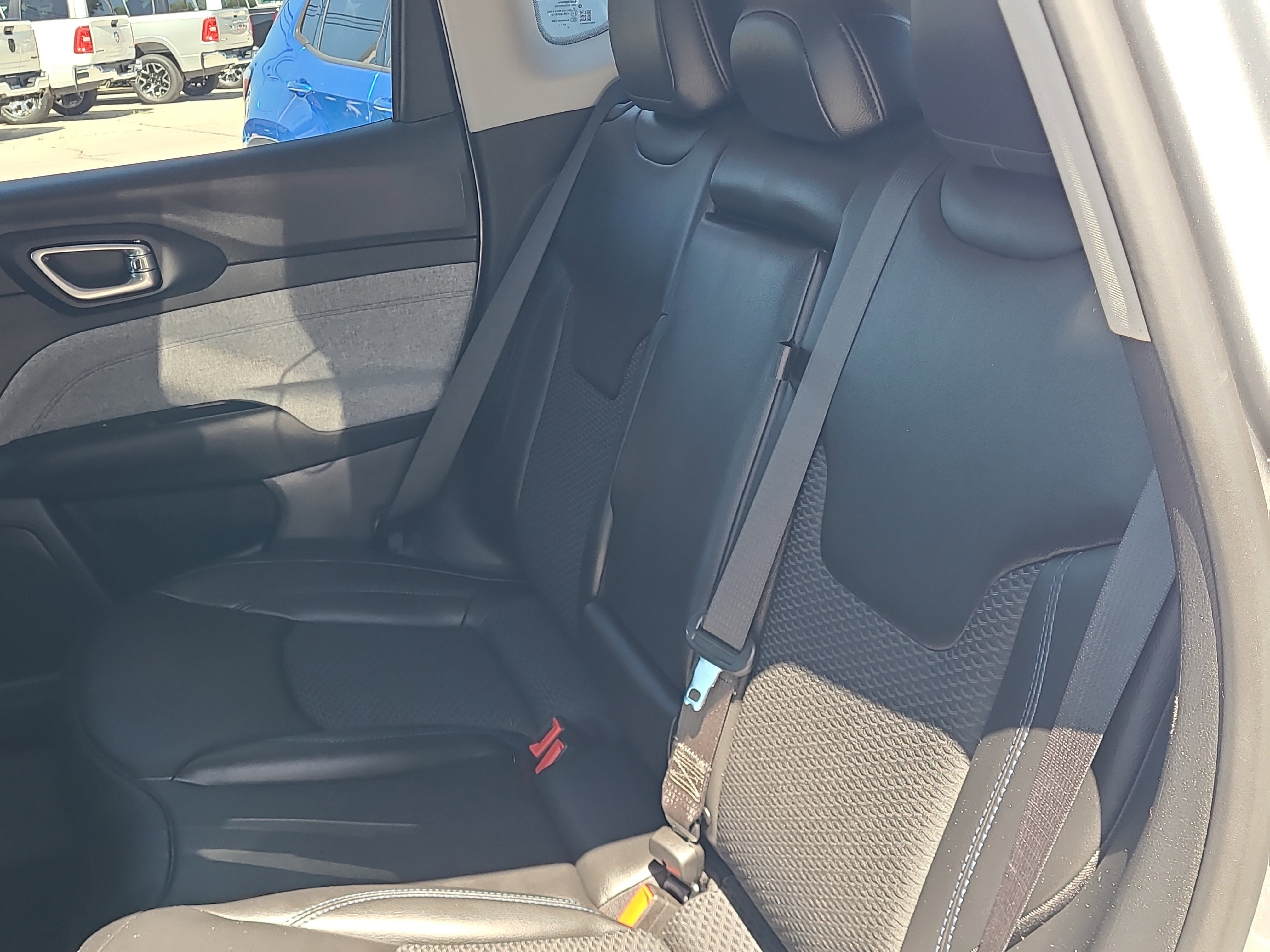 Used 2022 Jeep Compass Latitude image 12