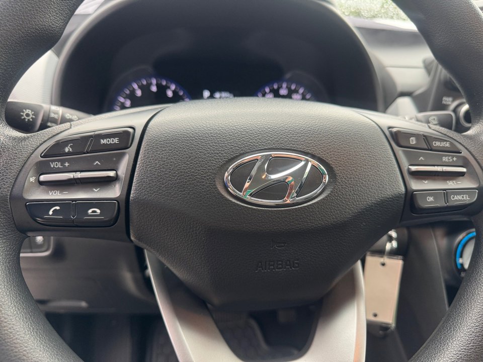 Used 2018 Hyundai Kona SE image 37