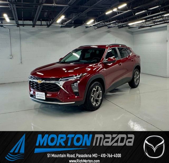 Used 2025 Chevrolet Trax LT w/ LT Convenience Package FWD image 1