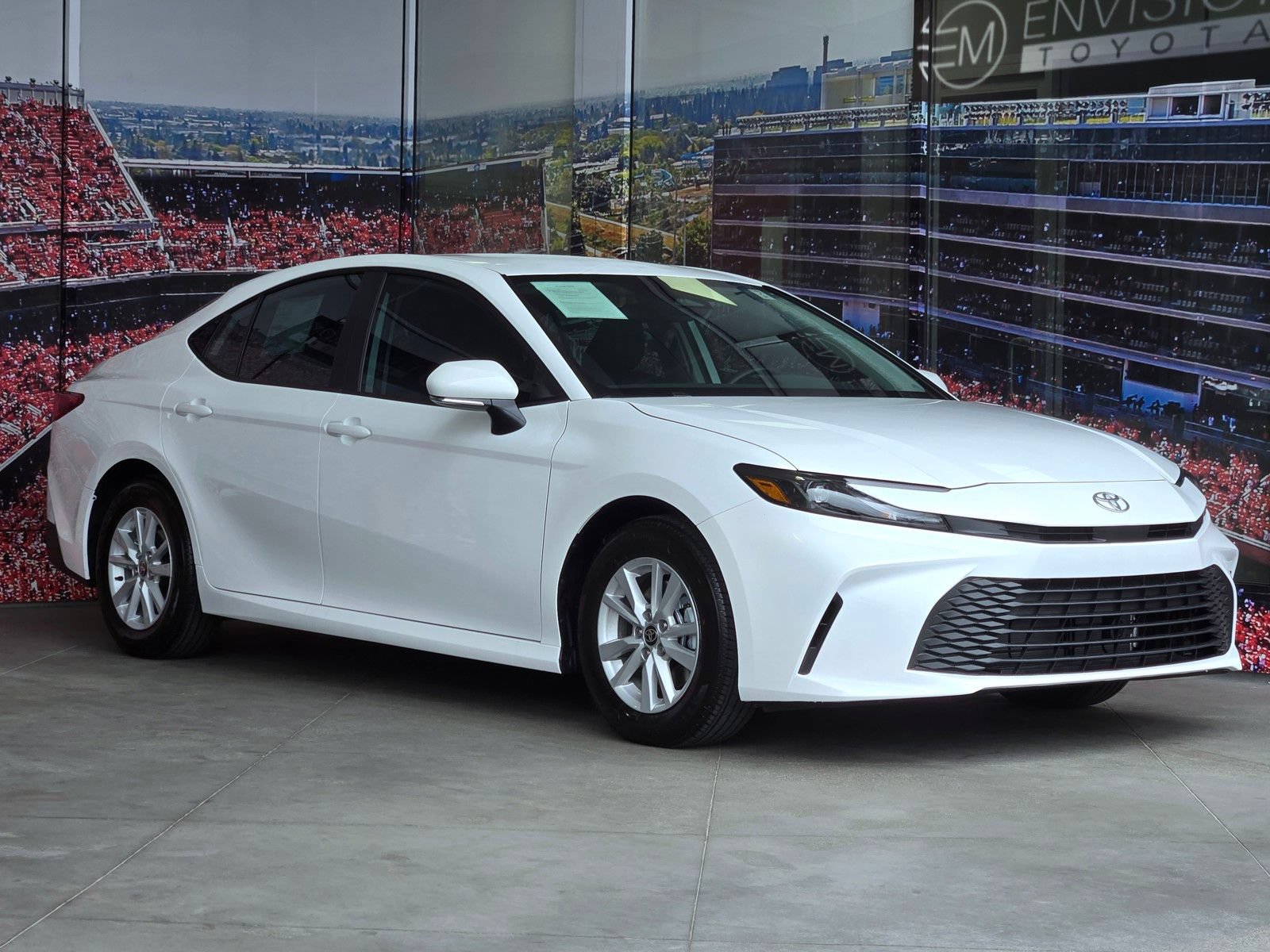 Certified 2026 Toyota Camry Hybrid FWD image 1