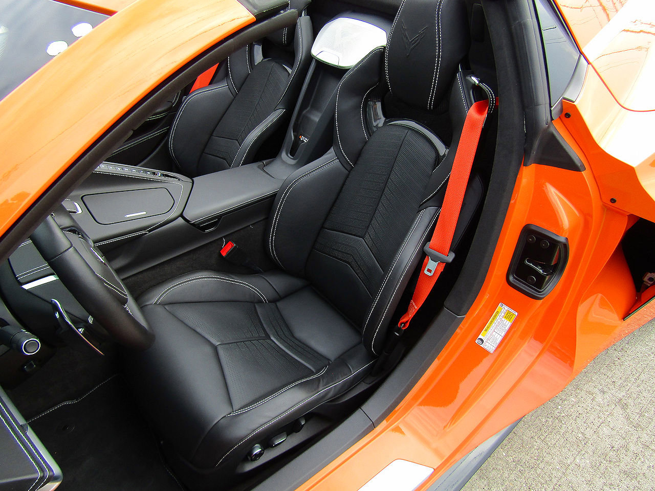 Used 2023 Chevrolet Corvette Stingray Premium Conv w/ Z51 Performance Package image 9