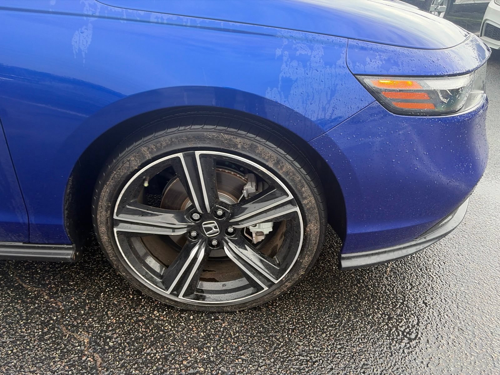 Used 2024 Honda Accord Sport image 9