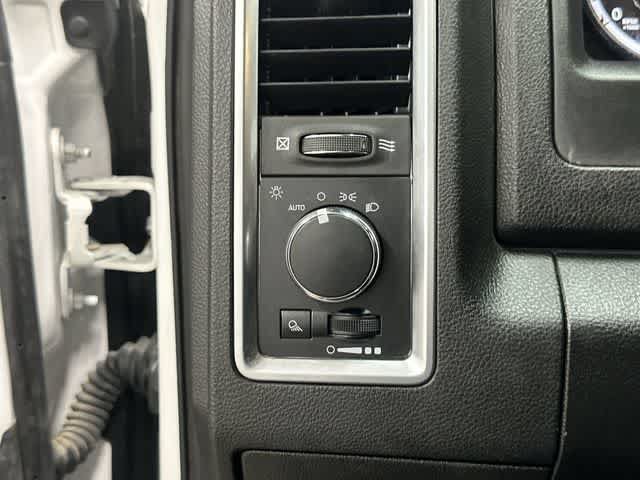 Used 2022 RAM 1500 Warlock AWD/4WD image 19
