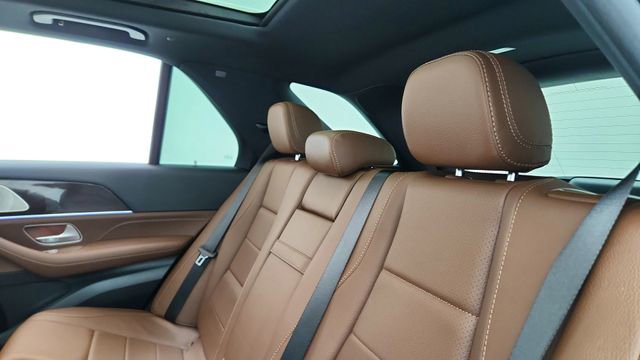 Used 2025 Mercedes-Benz GLE 450e 4MATIC image 30