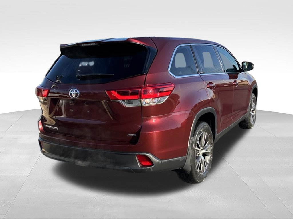 Used 2019 Toyota Highlander LE AWD/4WD image 15