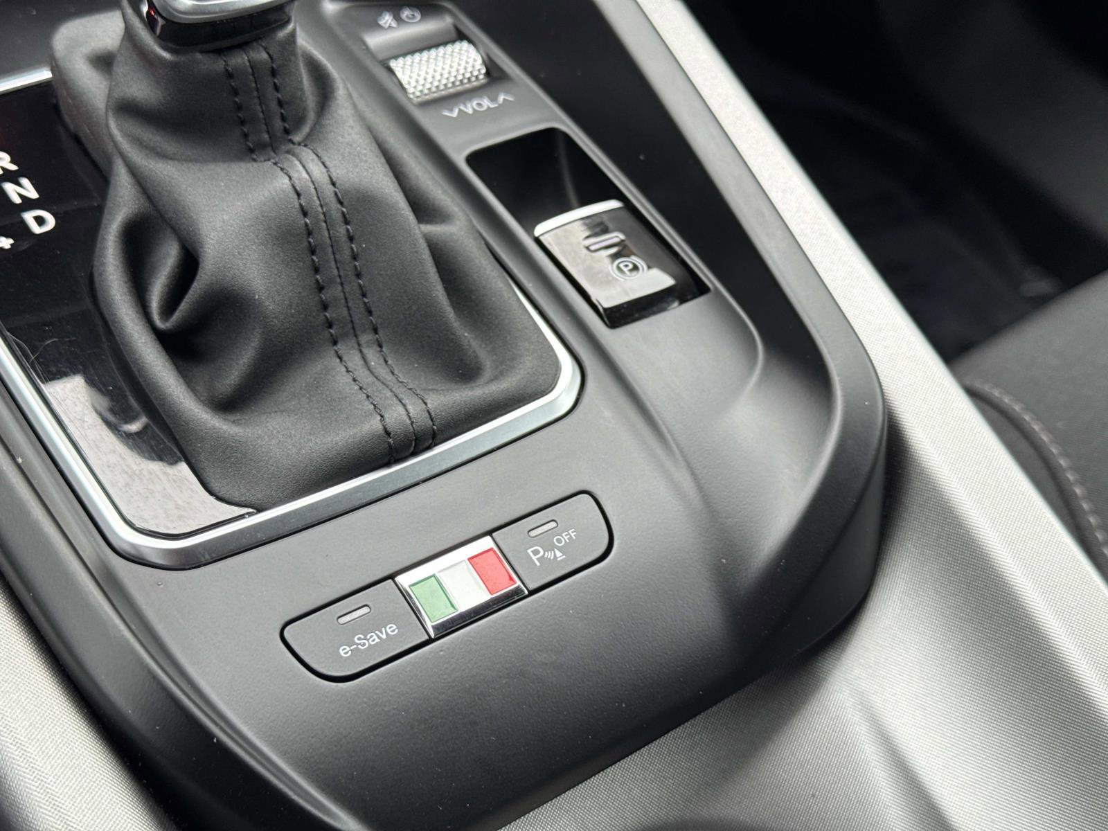 Used 2025 Alfa Romeo Tonale AWD/4WD image 24