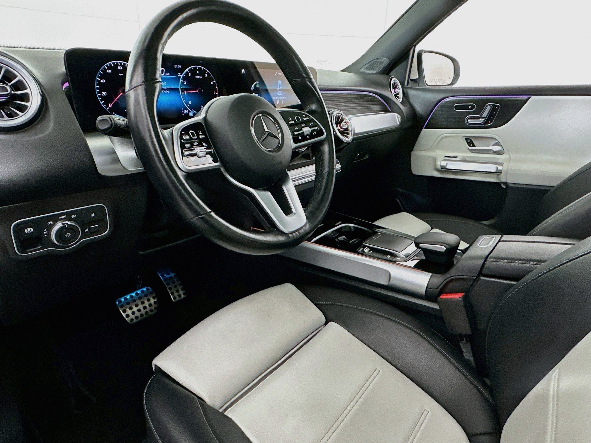 Used 2023 Mercedes-Benz GLB 250 4MATIC w/ AMG Line image 7