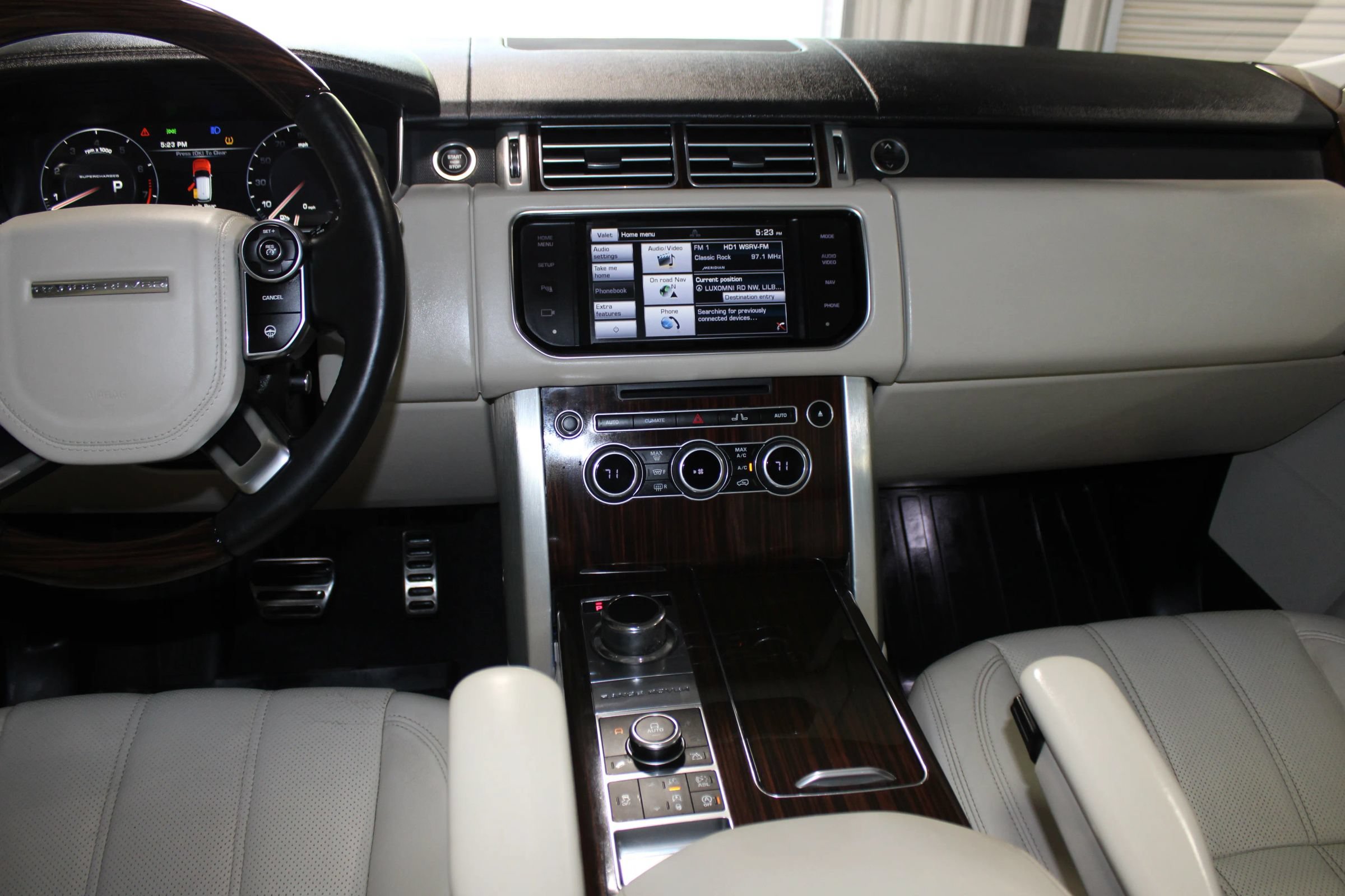 Used 2014 Land Rover Range Rover Supercharged AWD/4WD image 16