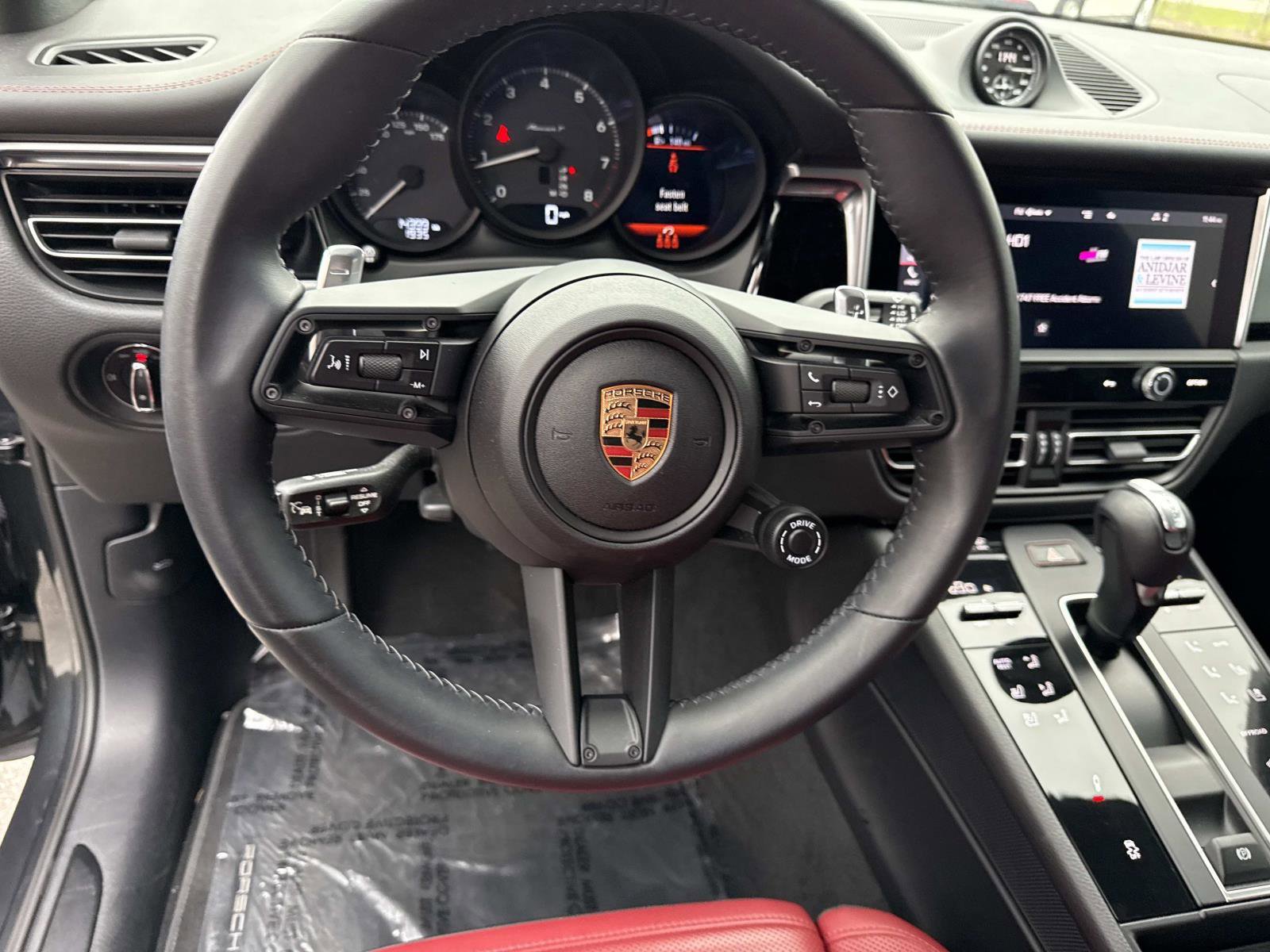 Used 2024 Porsche Macan image 28