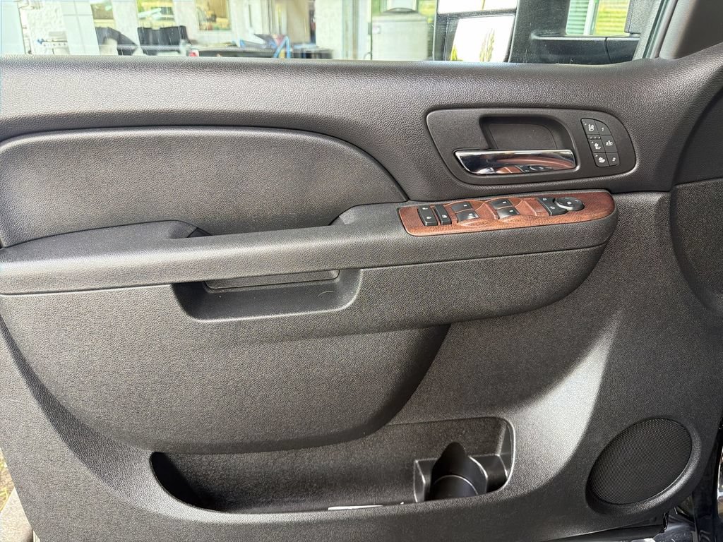 Used 2014 Chevrolet Silverado 2500 LTZ AWD/4WD image 23