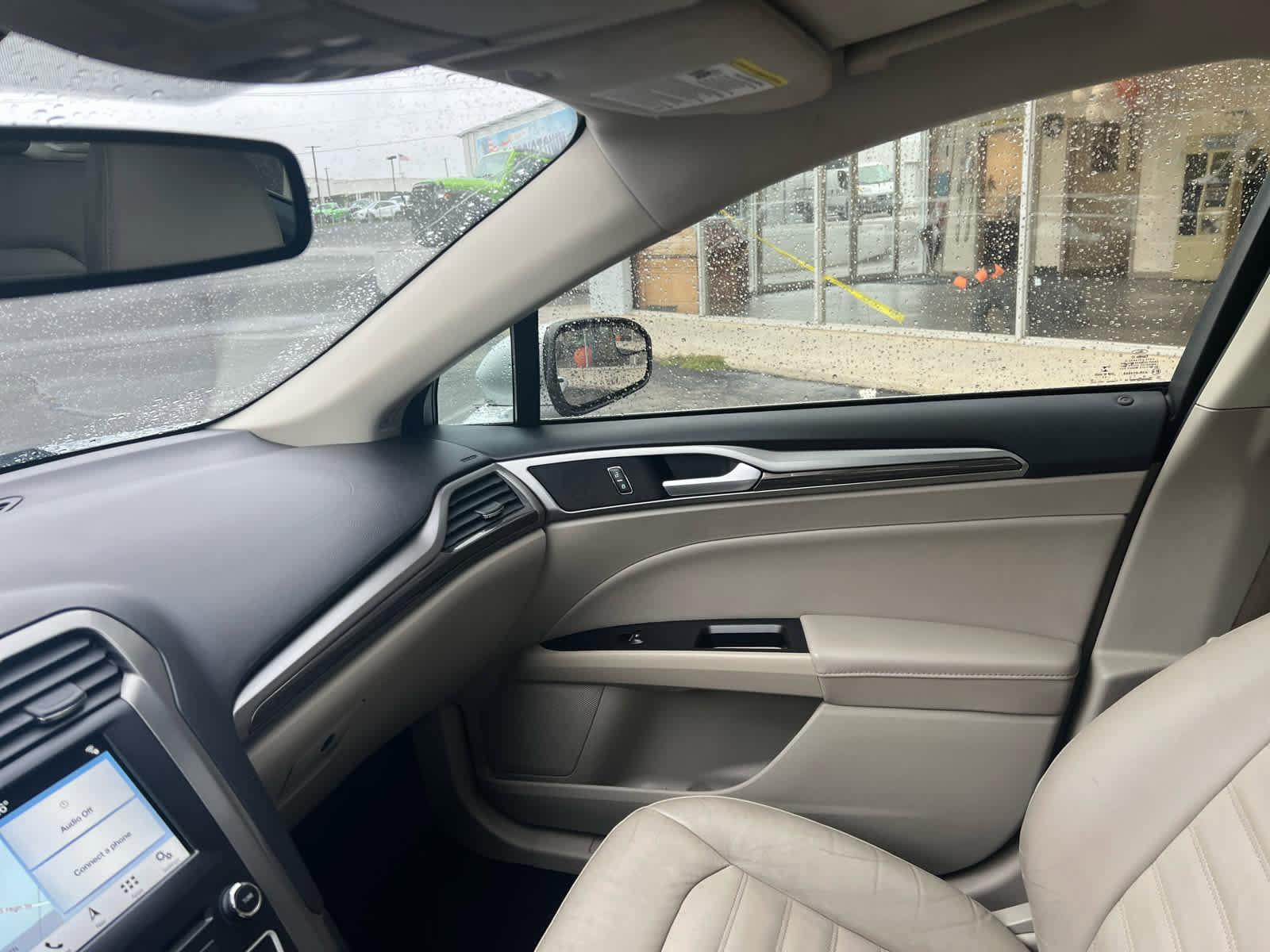 Used 2018 Ford Fusion SE w/ Fusion SE Technology Package image 28