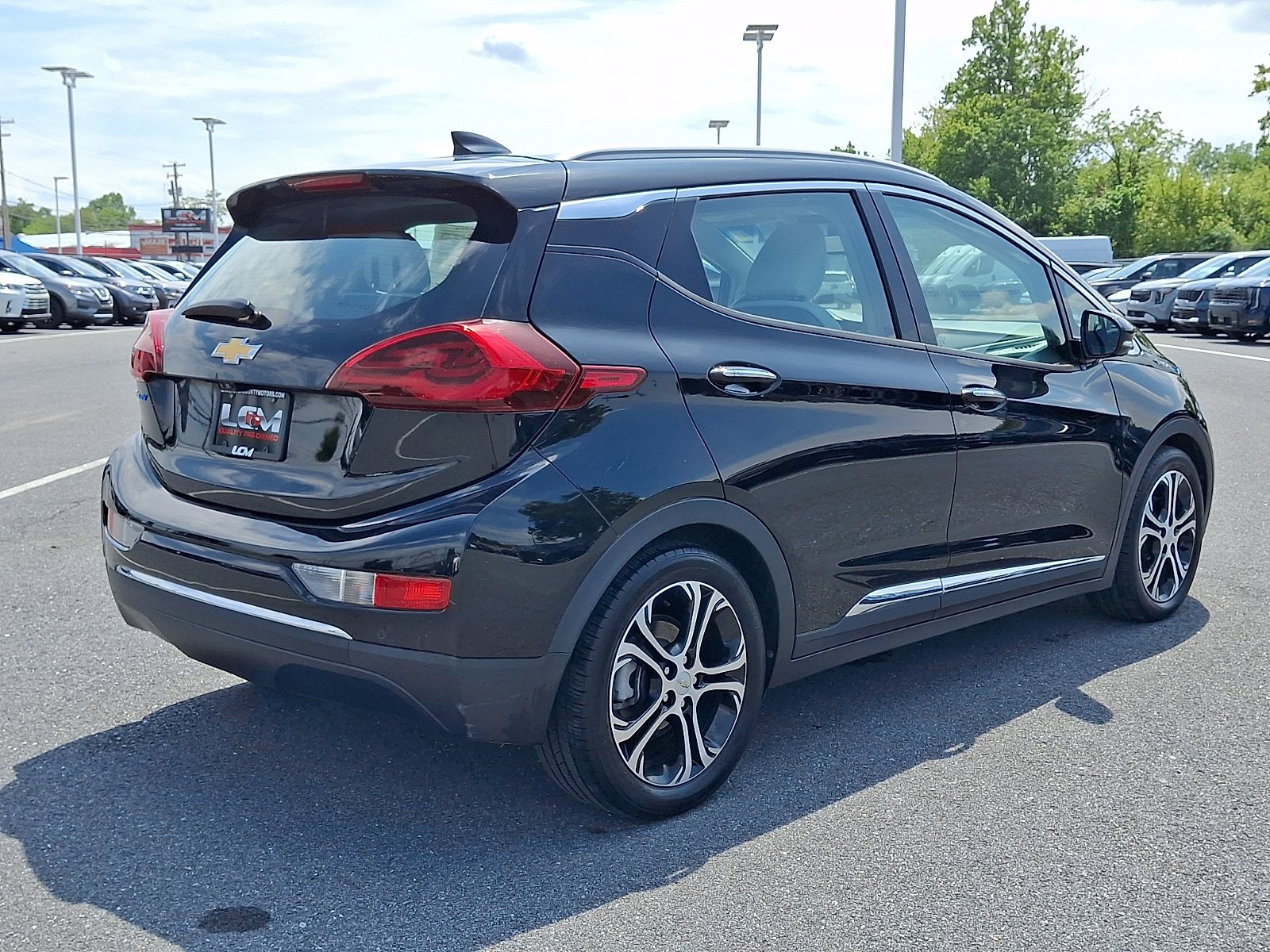 Used 2017 Chevrolet Bolt Premier w/ Driver Confidence II Package FWD image 5