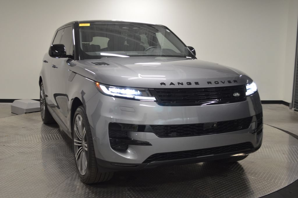 Used 2025 Land Rover Range Rover Sport SE AWD/4WD image 7
