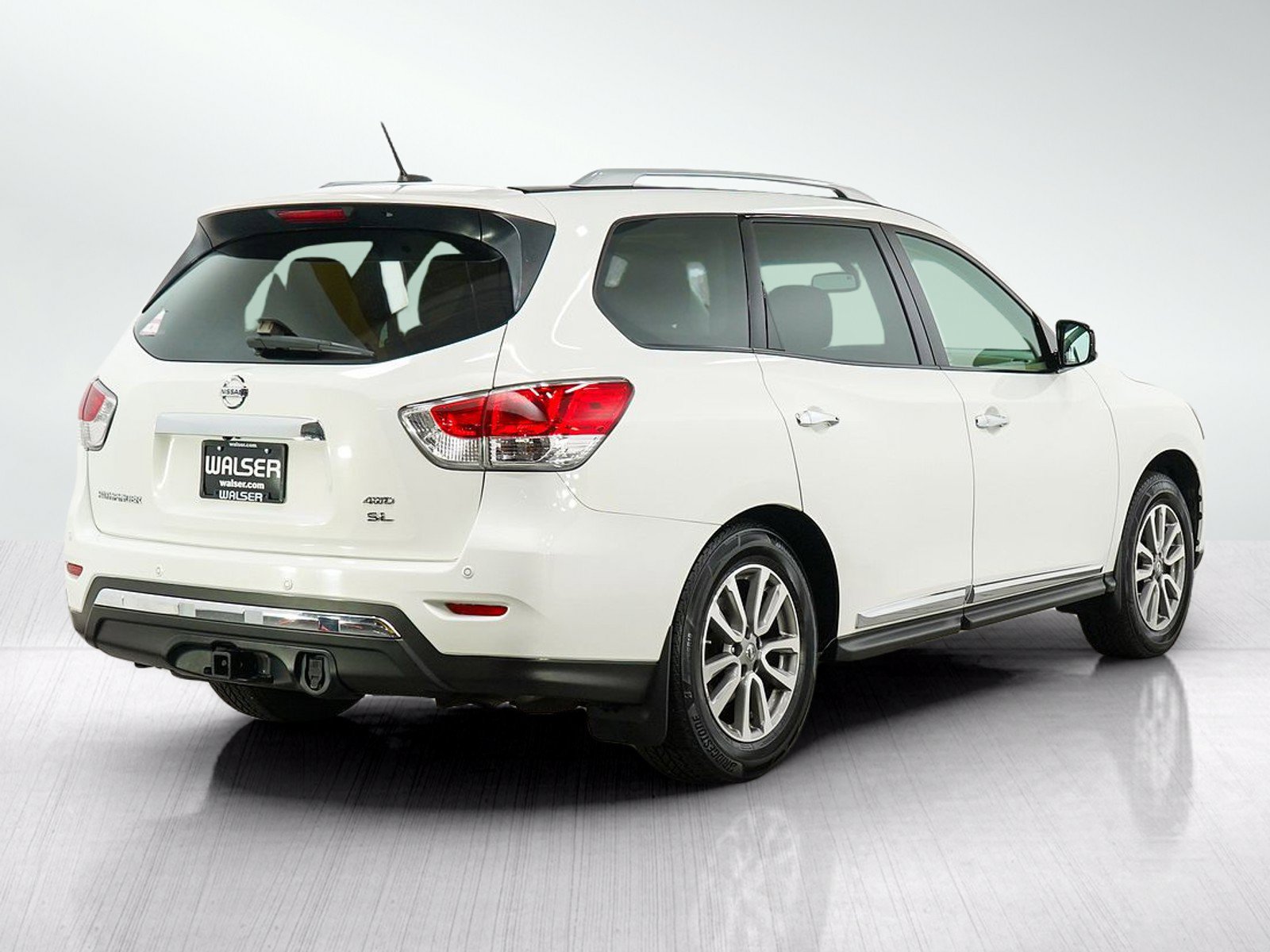 Used 2014 Nissan Pathfinder SL w/ SL Premium Package AWD/4WD image 6