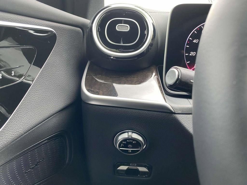 Certified 2024 Mercedes-Benz GLC 300 4MATIC image 18