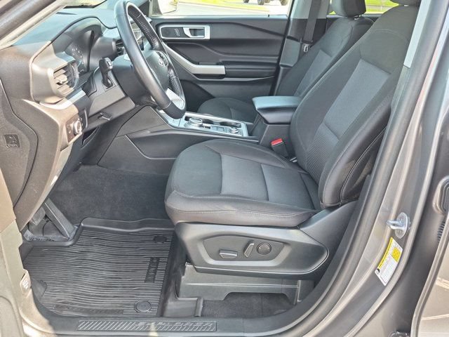 Used 2023 Ford Explorer XLT w/ Class IV Trailer Tow Package AWD/4WD image 9
