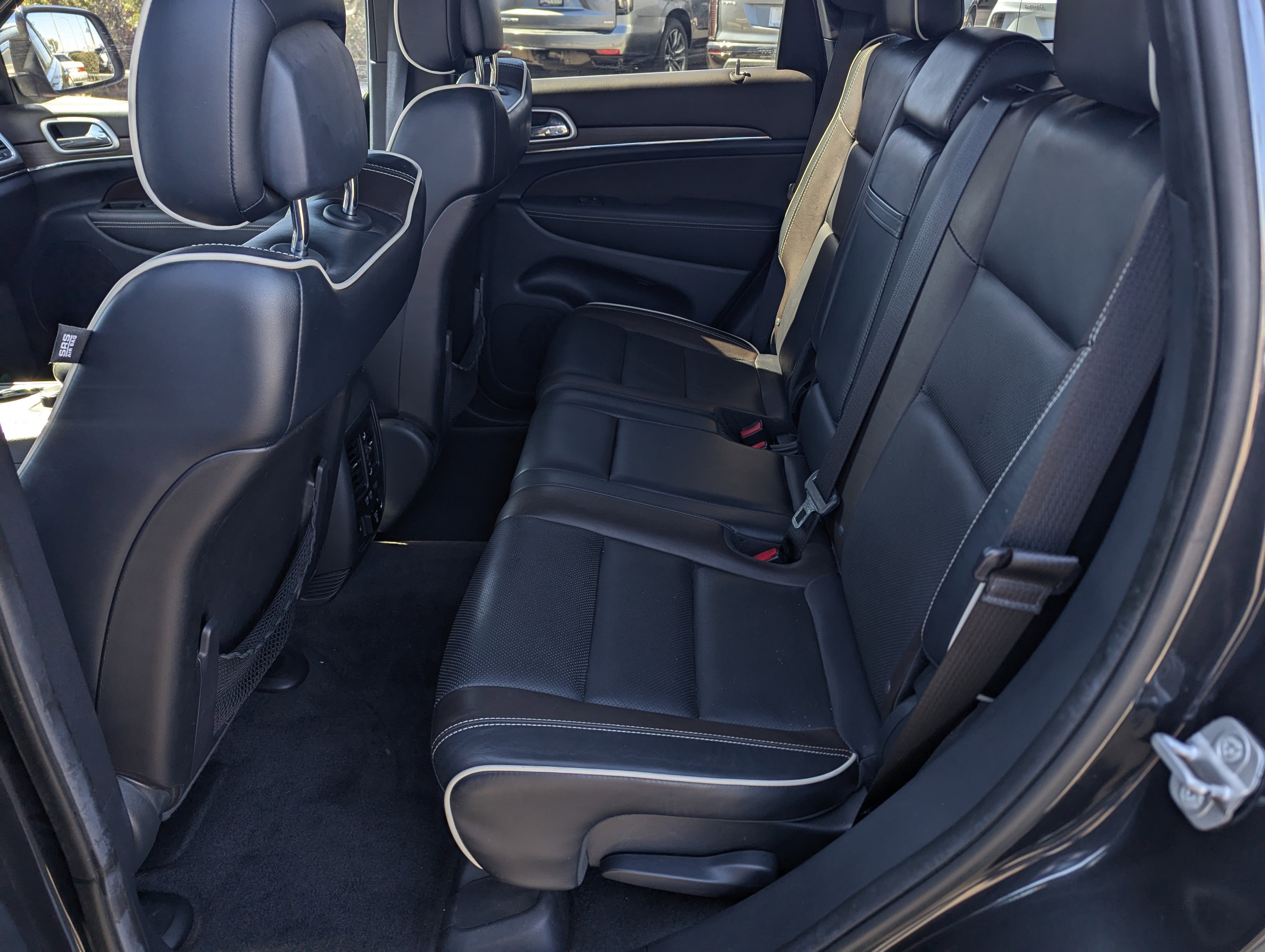 Used 2014 Jeep Grand Cherokee Overland w/ Advanced Technology Group image 8