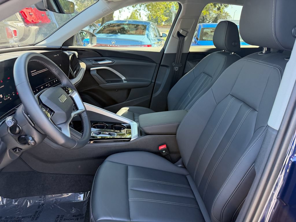 Used 2025 Audi Q5 Premium w/ Convenience Package AWD/4WD image 11