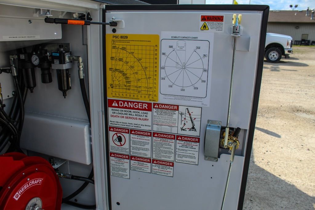 New 2025 Ford F550 4x4 Regular Cab Super Duty image 6