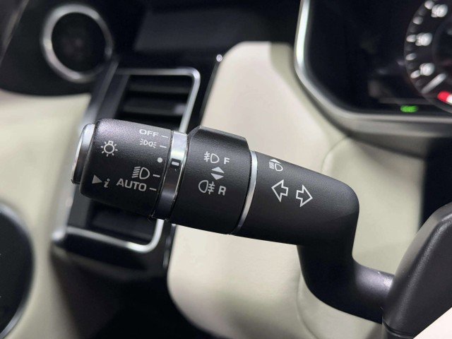 Used 2022 Land Rover Range Rover Sport HSE Silver Edition image 35