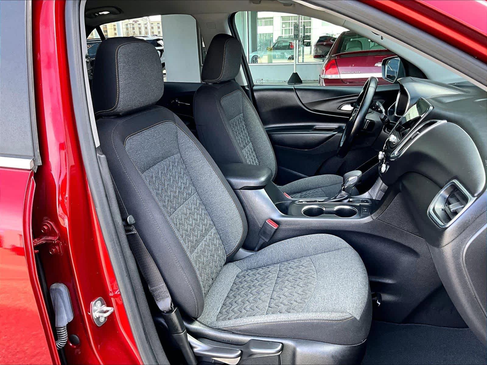 Used 2023 Chevrolet Equinox LT AWD/4WD image 11