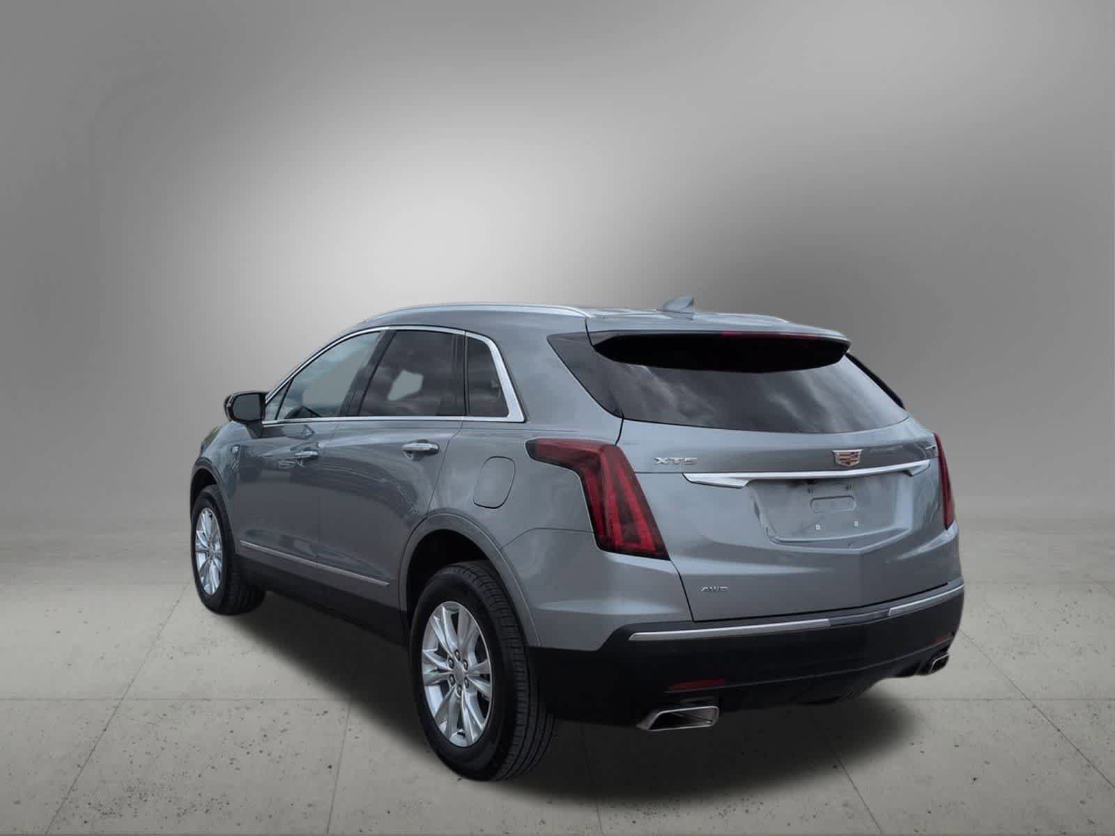 Used 2025 Cadillac XT5 Luxury w/ LPO, Floor Liner Package AWD/4WD image 4