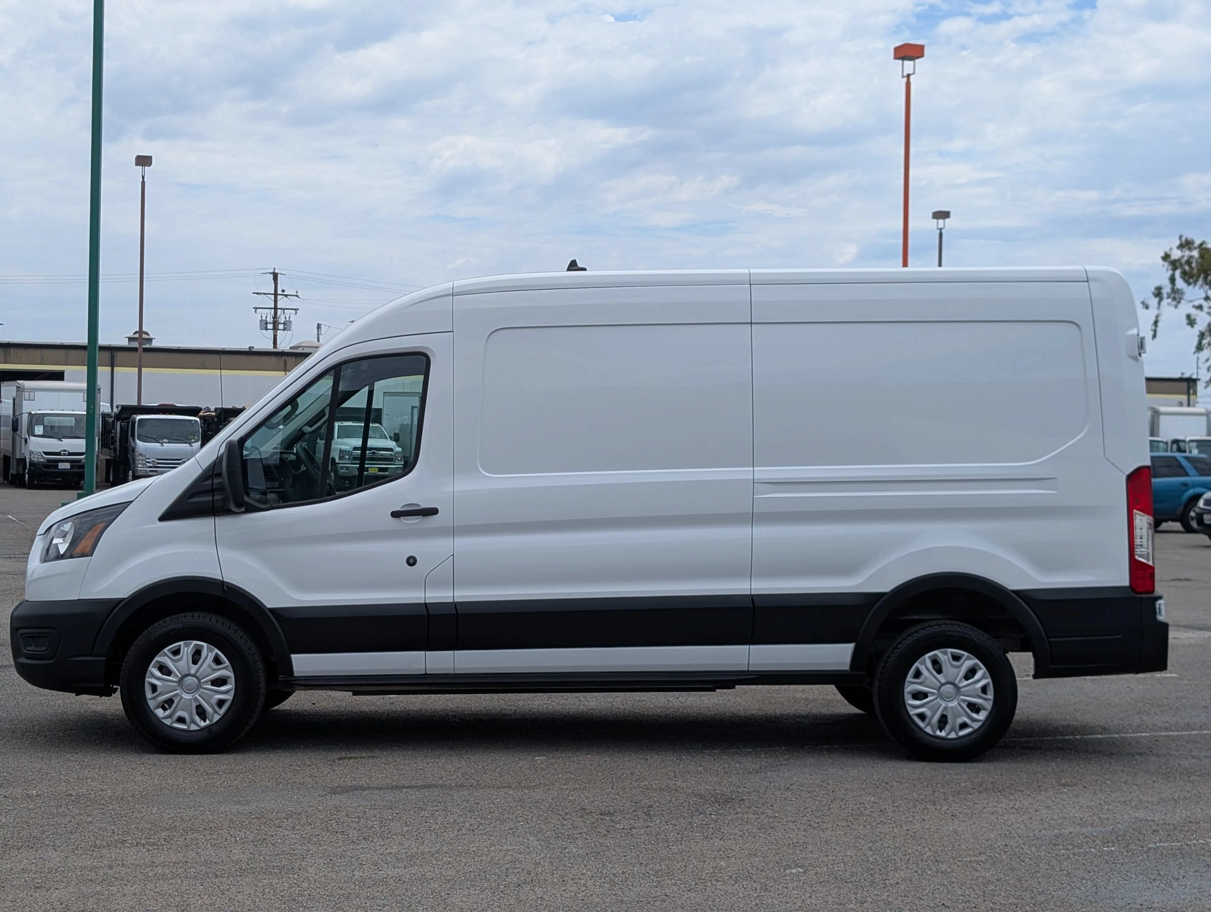 Used 2023 Ford E-Transit Medium Roof RWD image 5