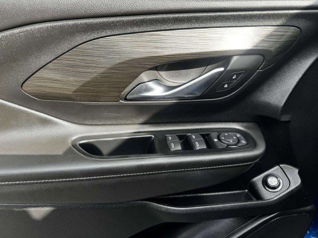 Used 2023 GMC Terrain SLE w/ Driver Convenience Package image 20