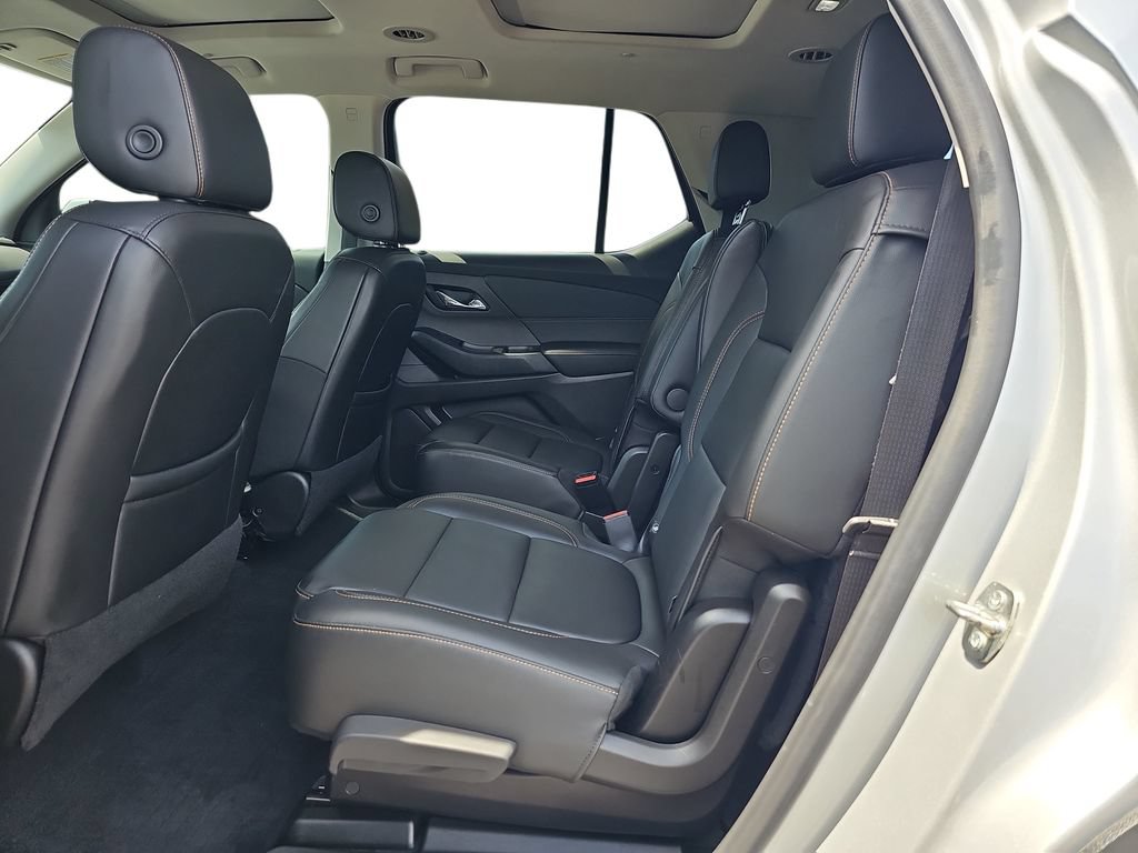 Used 2021 Chevrolet Traverse LT w/ LT Premium Package FWD image 14