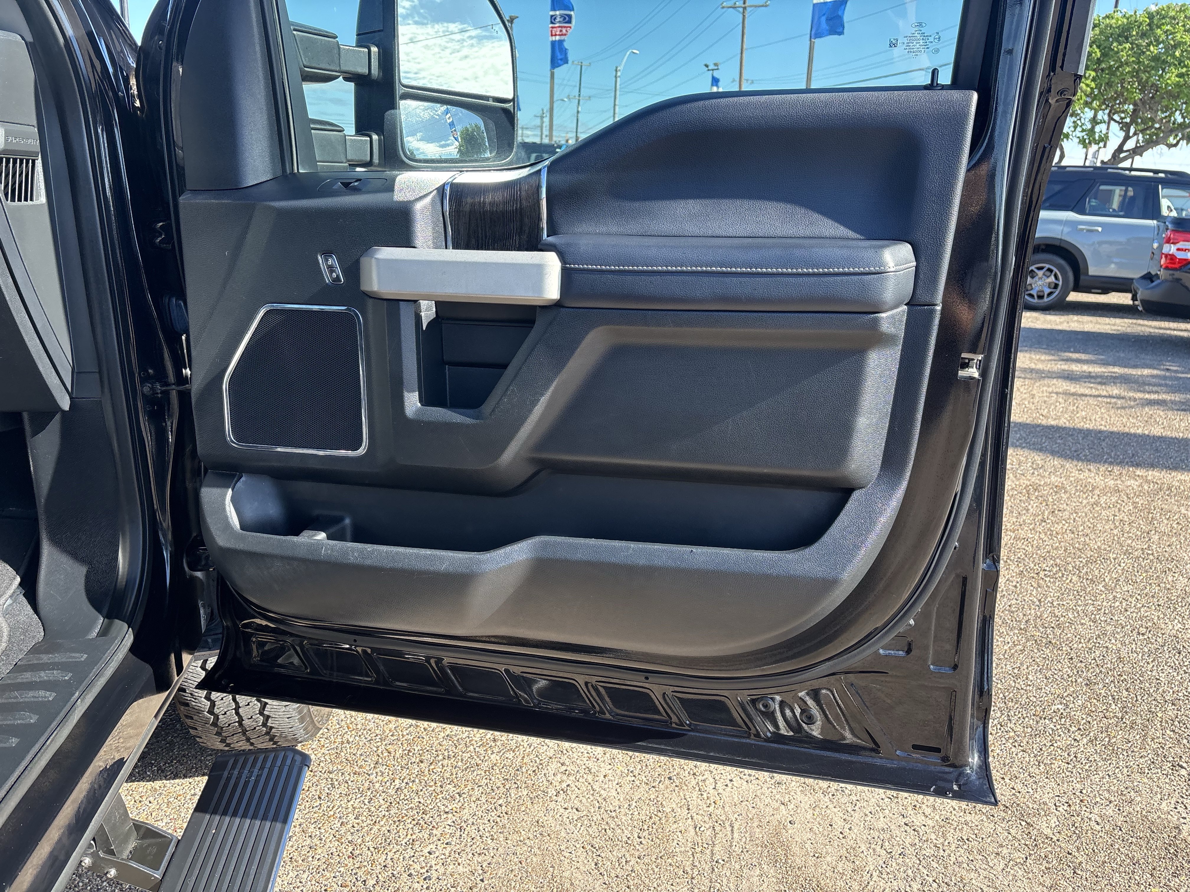 Certified 2021 Ford F250 Lariat w/ Lariat Ultimate Package AWD/4WD image 23