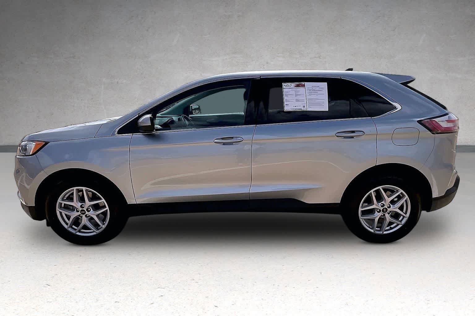 Used 2024 Ford Edge SEL AWD/4WD image 3