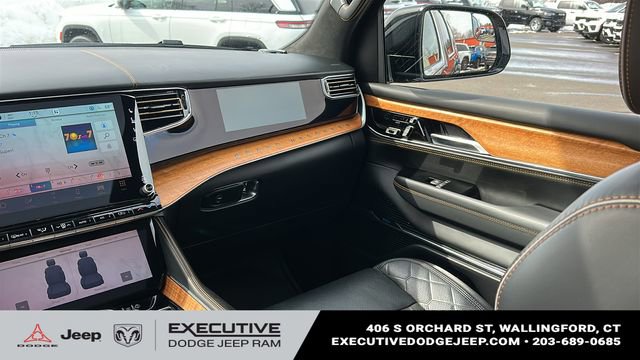 Used 2024 Jeep Grand Wagoneer L Series III AWD/4WD image 26
