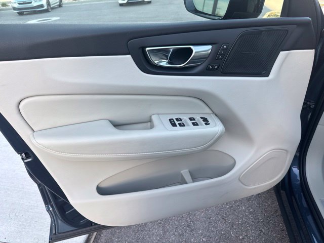 Used 2023 Volvo XC60 B5 Plus w/ Protection Package Premier AWD/4WD image 8