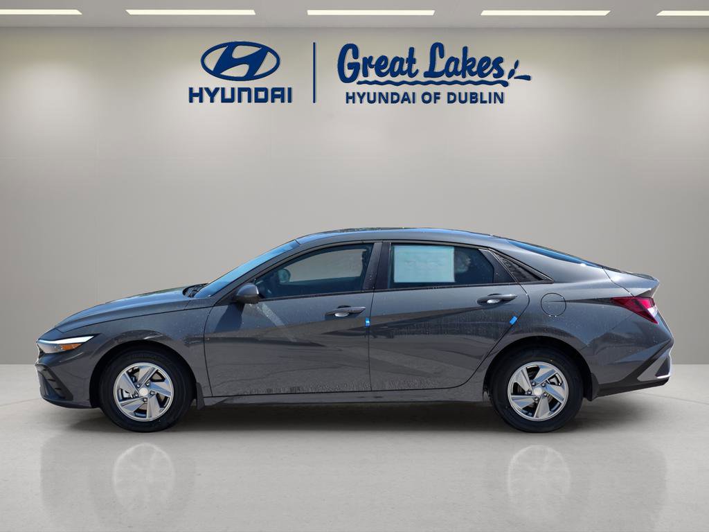 New 2026 Hyundai Elantra SE FWD image 2