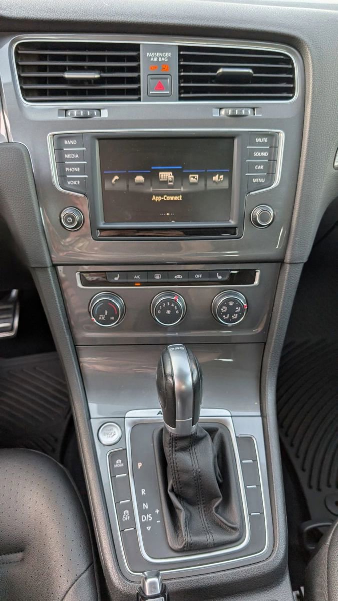 Used 2017 Volkswagen Golf Alltrack SE image 22