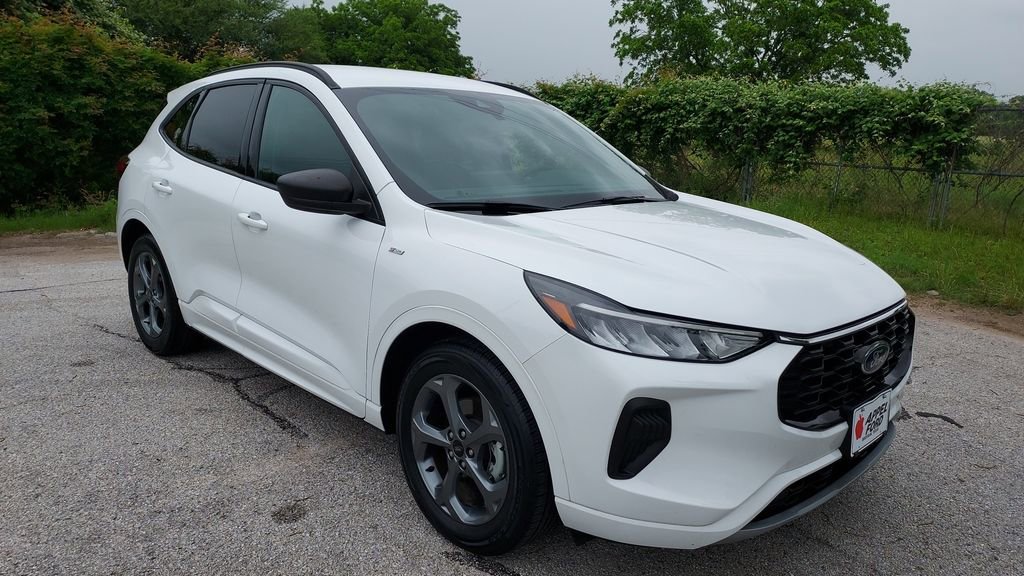Certified 2023 Ford Escape ST-Line w/ Tech Pack #1 FWD image 1