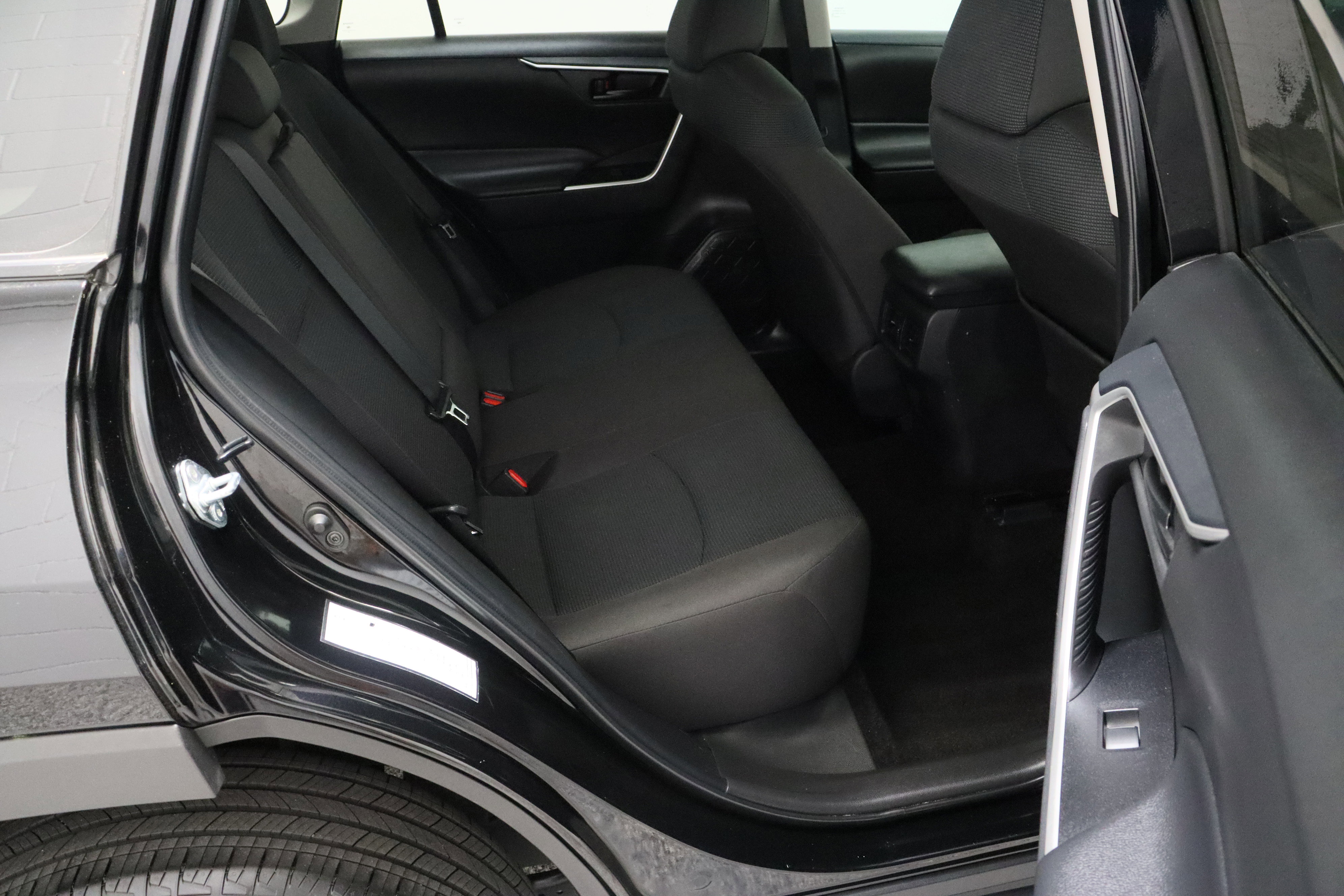 Used 2025 Toyota RAV4 LE FWD image 30