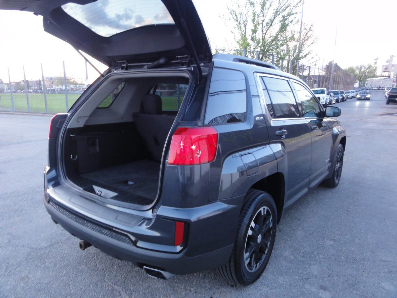 Used 2017 GMC Terrain SLE w/ Nightfall Package AWD/4WD image 40