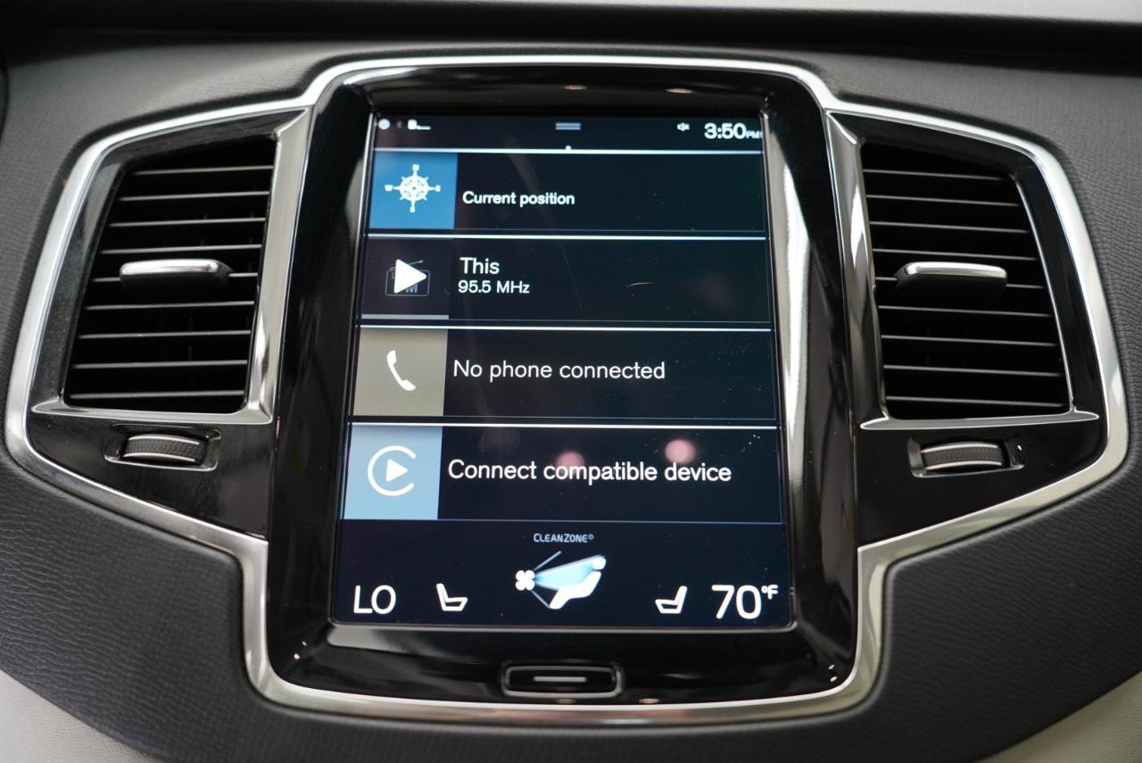 Used 2022 Volvo XC90 T8 Inscription Expression w/ Advanced Package AWD/4WD image 17