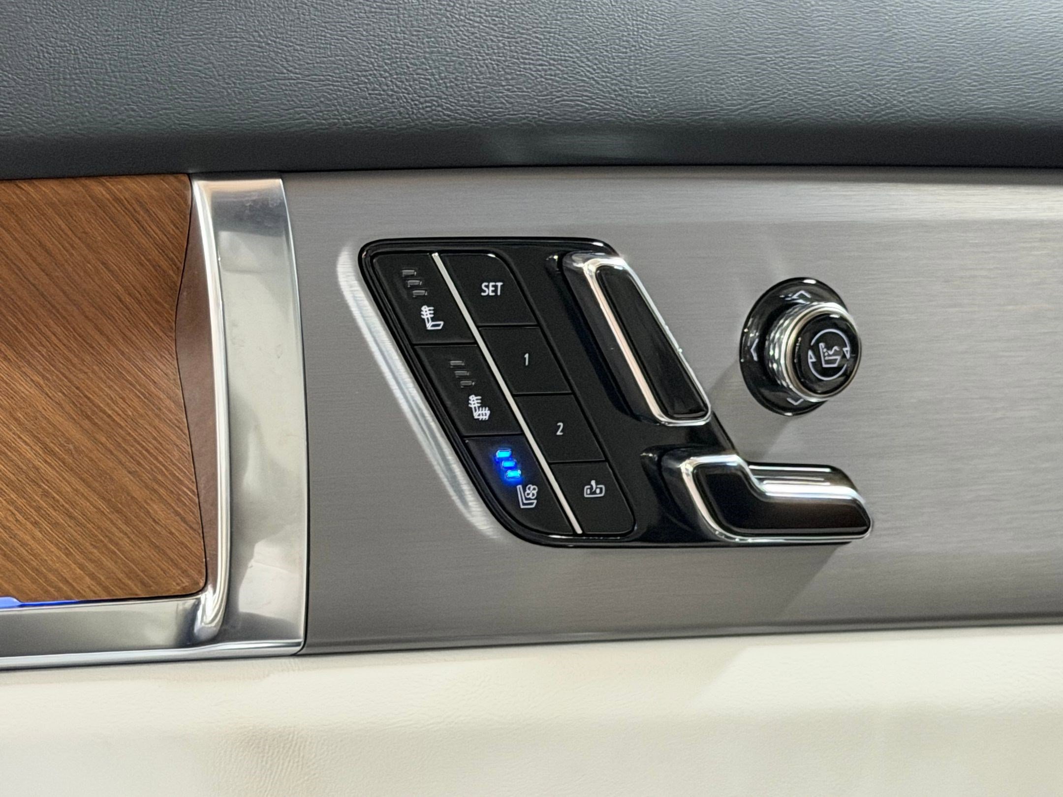 New 2026 Cadillac Vistiq Sport image 25