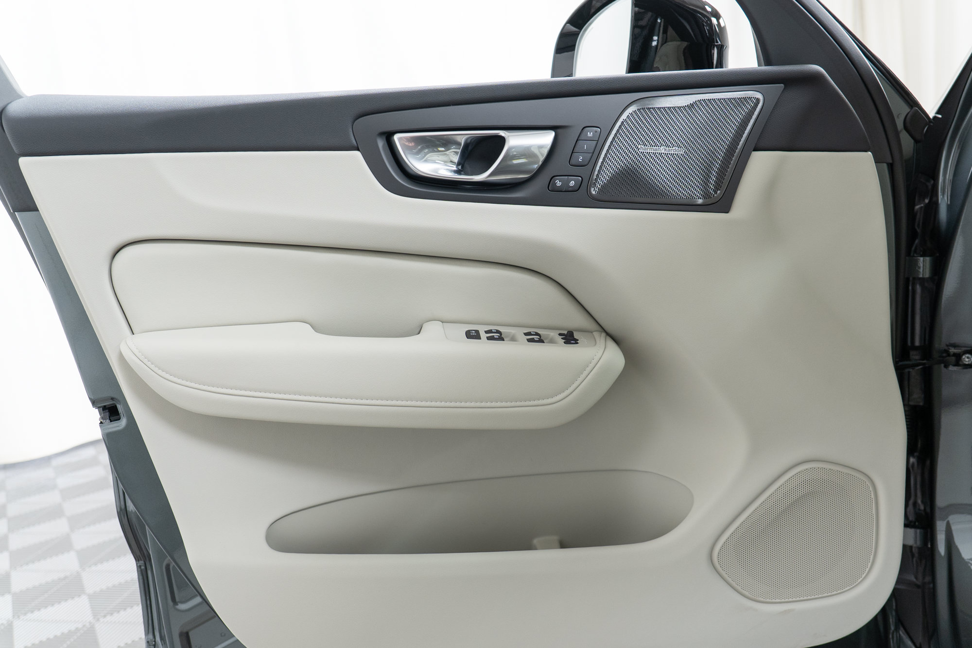 New 2027 Volvo XC60 B5 Ultra AWD/4WD image 11