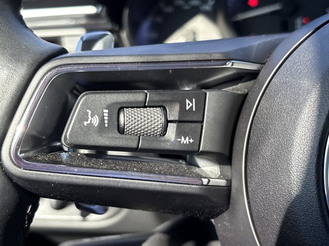 Used 2025 Porsche Macan AWD/4WD image 27
