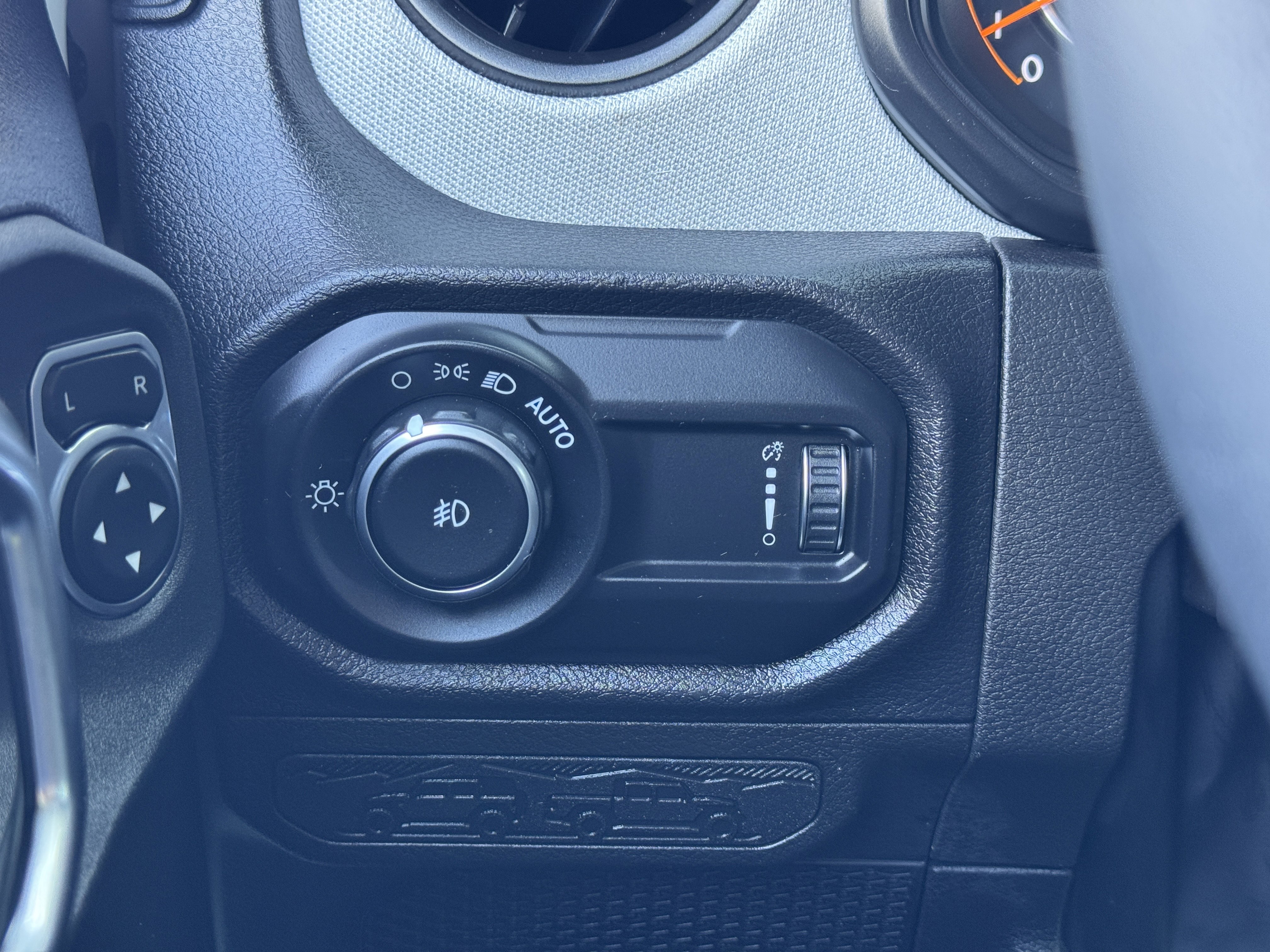 Used 2024 Jeep Wrangler Unlimited Sport AWD/4WD image 30