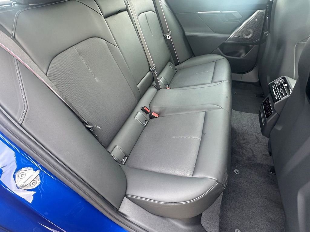 Used 2026 BMW M5 Touring image 29