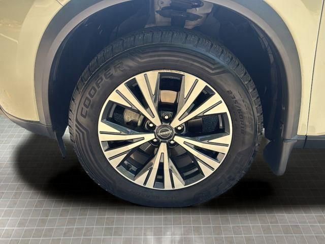 Used 2022 Nissan Rogue SV AWD/4WD image 29