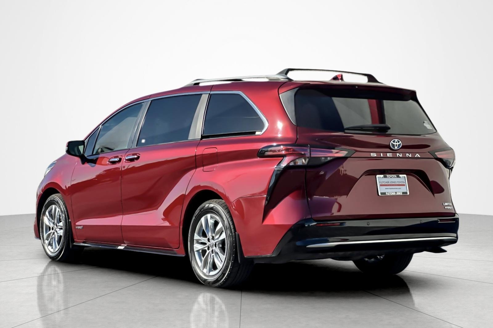 Certified 2021 Toyota Sienna Limited image 3