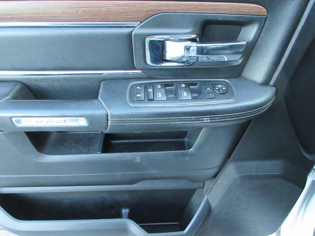 Used 2015 RAM 1500 Laramie w/ Convenience Group AWD/4WD image 27